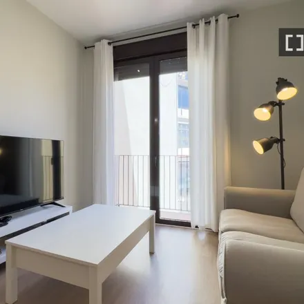 Rent this 2 bed apartment on Carrer de Trafalgar in 10, 08010 Barcelona
