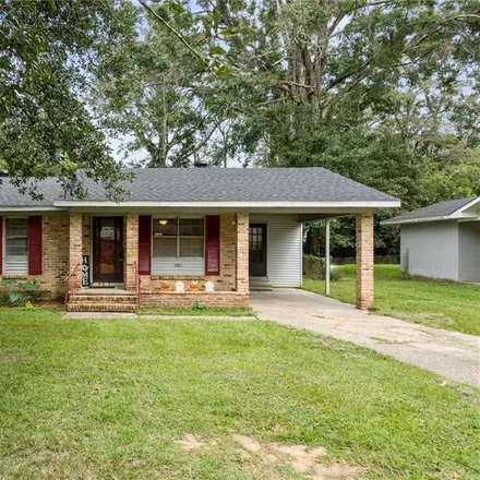 Buy this 3 bed house on 1001 Delmar Drive in Bridlewood, Mobile