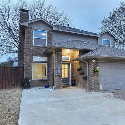 Buy this 3 bed house on 1555 Bennington Court in Grapevine, TX 76051