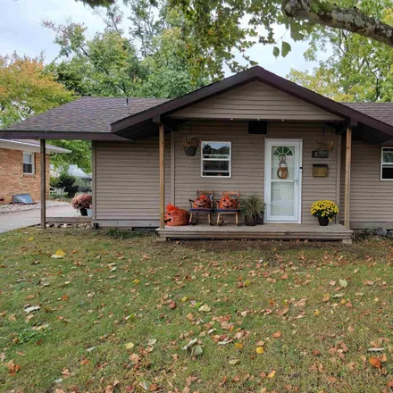 Buy this 2 bed house on 1833 North Shore Drive in Pekin, IL 61554