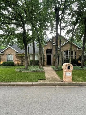 Buy this 3 bed house on 4054 Summergrove Drive in Arlington, TX 76001