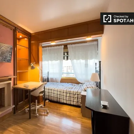 Rent this 6 bed room on Les Corts - Aurora Bertrana in Travessera de les Corts, 08094 l'Hospitalet de Llobregat