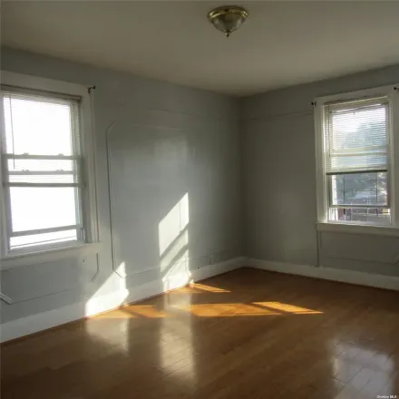 Image 4 - 89-55 211th Street, New York, NY 11427, USA - Apartment for rent