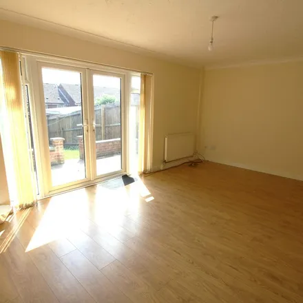Rent this 3 bed apartment on Red Poll Close in Banbury, OX16 1UL