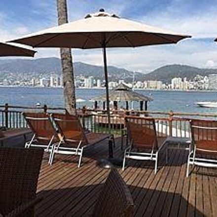 Rent this 4 bed apartment on Cañada de las Palmas in Playa Guitarrón, 39300 Acapulco
