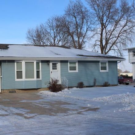 Rent this 3 bed house on 615 2nd Avenue Southwest in Hampton, IA 50441