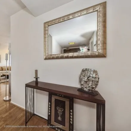 Image 3 - 201 E Chestnut St Apt 21A, Chicago, Illinois, 60611 - Condo for sale