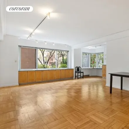 Buy this studio townhouse on 249 East 48th Street in New York, NY 10017