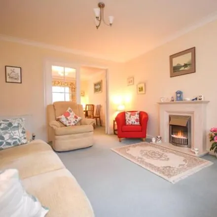 Image 3 - Toftcombs Avenue, Stonehouse, ML9 3QY, United Kingdom - House for sale