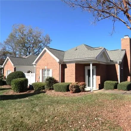 Buy this 2 bed condo on 8542 Highland Glen Drive in Charlotte, NC 28269
