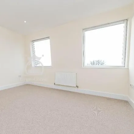 Image 3 - Holwell Place, Eastcote Road, London, HA5 5PA, United Kingdom - Room for rent
