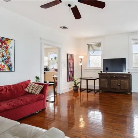 Image 3 - 1830 Robert Street, New Orleans, LA 70115, USA - House for sale