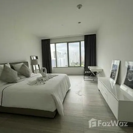 Rent this 2 bed apartment on Ratchadamri Road in Siam, Pathum Wan District