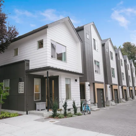 Buy this 2 bed condo on 3948 Southeast Gladstone Street in Portland, OR 97202