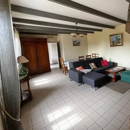 Rent this 4 bed house on 22300 Lanmérin