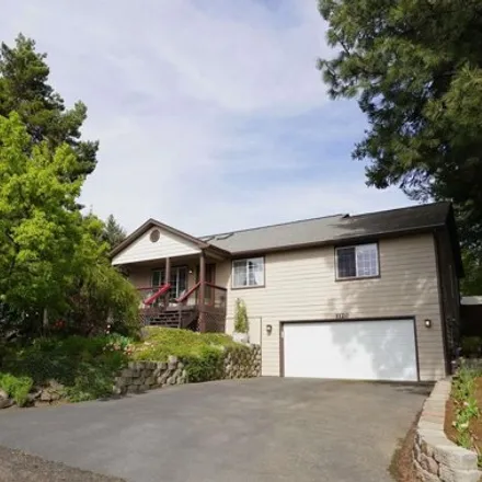 Buy this 2 bed house on 1100 Southeast Thompson Street in Pullman, WA 99163