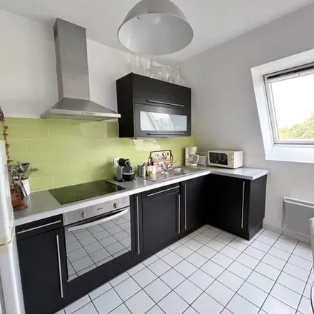 Rent this 3 bed apartment on 19 Avenue Georges Clemenceau in 59130 Lambersart, France