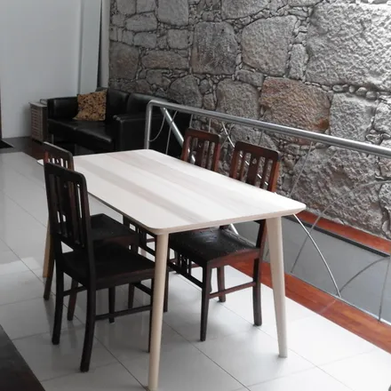 Rent this 2 bed apartment on Coupage in Travessa de Cedofeita 51, 4050-183 Porto