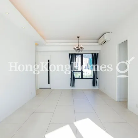 Image 2 - China, Hong Kong, Hong Kong Island, Southern District, Bel-air Peak Avenue, Tower 3 - Apartment for rent