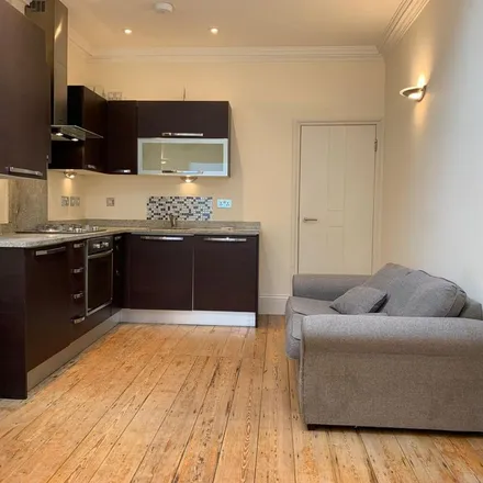 Image 2 - 423 Hornsey Road, London, N4 3GY, United Kingdom - Apartment for rent