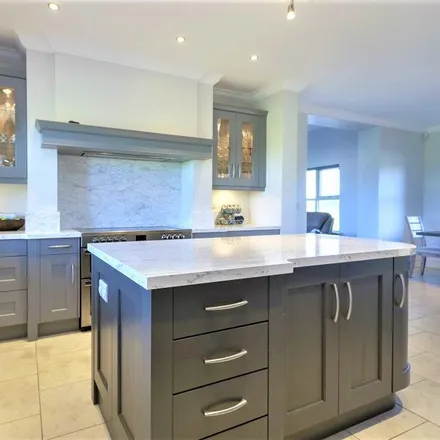 Rent this 5 bed house on Bancroft Avenue in London, IG9 5JW