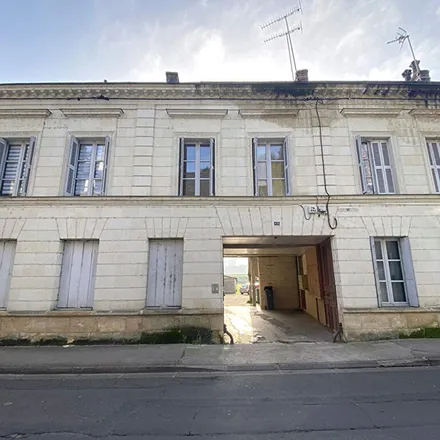 Rent this 3 bed apartment on 9 Place Saint-Jean in 37130 Langeais, France