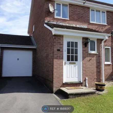 Rent this 3 bed duplex on Priory Court in Bryncoch, SA10 7RZ