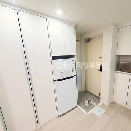 Image 6 - 서울특별시 은평구 신사동 27-26 - Apartment for rent