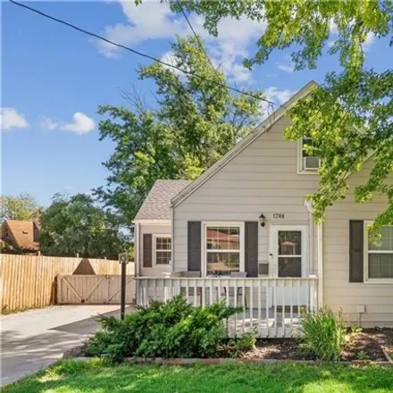 Buy this 3 bed house on 1708 Vine St in West Des Moines, Iowa