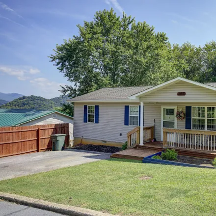 Buy this 2 bed house on 2nd Street in Elizabethton, TN 37643