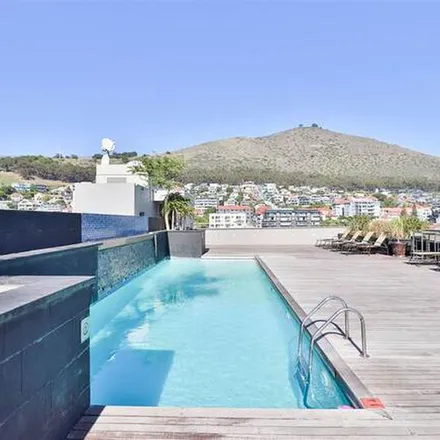 Image 2 - Metropolitan Golf Course, Bay Road, Mouille Point, Cape Town, 8005, South Africa - Apartment for rent