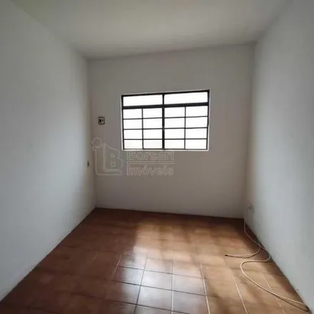 Rent this 2 bed house on Rua Augusto Moreira in Vila Ferroviária, Araraquara - SP