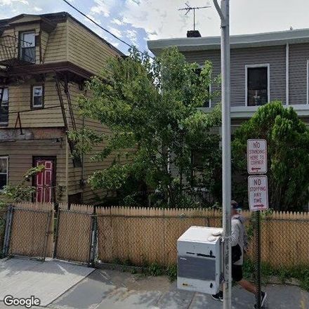Rent this 3 bed townhouse on 157 Warburton Avenue in Hastings-on-Hudson, Yonkers