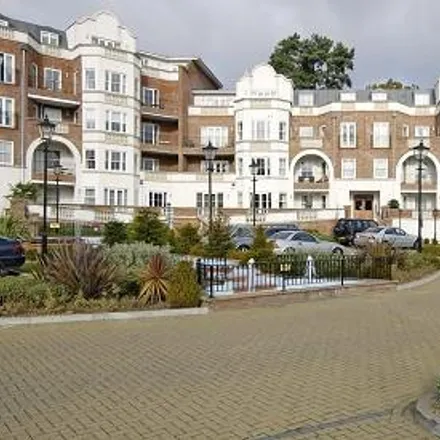 Rent this 2 bed apartment on London Road in Ascot, SL5 8FE
