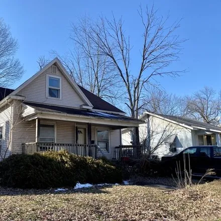 Buy this 4 bed house on 248 Kentucky Avenue in Danville, IL 61832