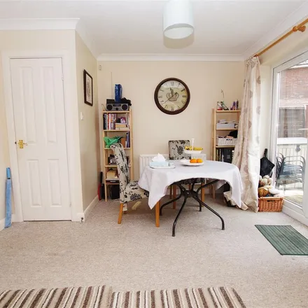 Image 9 - Exmoor Close, Swindon, SN25 1FD, United Kingdom - Apartment for rent