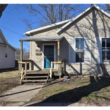 Buy this 2 bed house on 431 Sycamore Street in Clinton, IN 47842