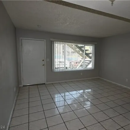 Image 4 - 3093 East Carey Avenue, North Las Vegas, NV 89030, USA - Apartment for rent