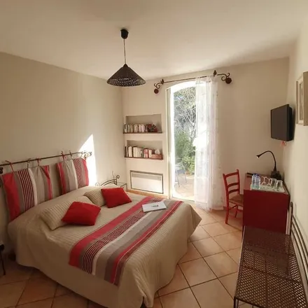 Rent this 5 bed house on Martigues in Bouches-du-Rhône, France