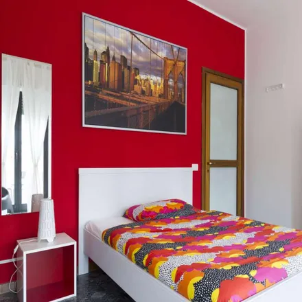 Rent this 4 bed room on Chiesa Evangelica Metodista in Via Luigi Porro Lambertenghi, 28