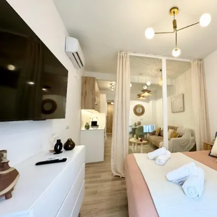 Rent this studio apartment on Calle del León in 16, 28014 Madrid