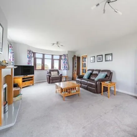 Image 3 - Knights Close, Great Brickhill, MK17 9AW, United Kingdom - House for sale