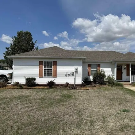 Buy this 3 bed house on 1996 South 10th Street in Paragould, AR 72450
