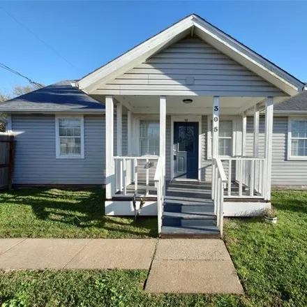 Rent this 3 bed house on 4604 2nd Street in Clifton Beach, Bacliff
