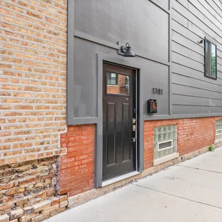 Rent this 2 bed duplex on 1086 North Hermitage Avenue in Chicago, IL 60622
