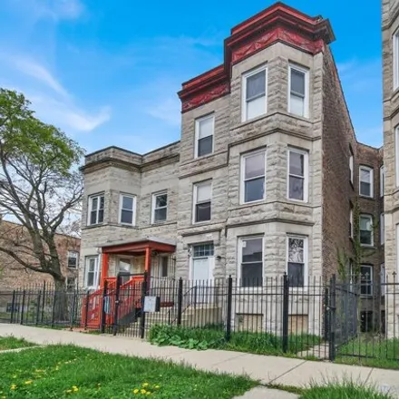 Rent this 4 bed apartment on 3410 West Walnut Street in Chicago, IL 60624