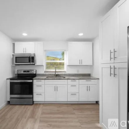 Image 3 - 1281 West 35th Street - House for rent