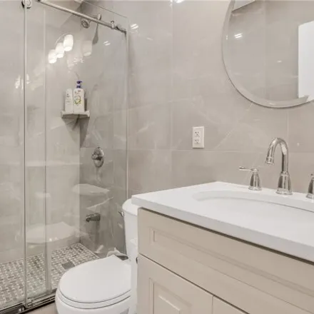 Image 5 - 450 West 44th Street, New York, NY 10036, USA - Townhouse for sale