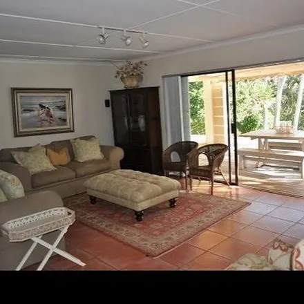 Image 2 - Signal Street, Quigney, East London, 5201, South Africa - Apartment for rent