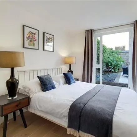 Image 3 - 25 Bristol Gardens, London, W9 2JQ, United Kingdom - Townhouse for sale